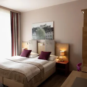 https://hotel-max-70.salzburghotels.net