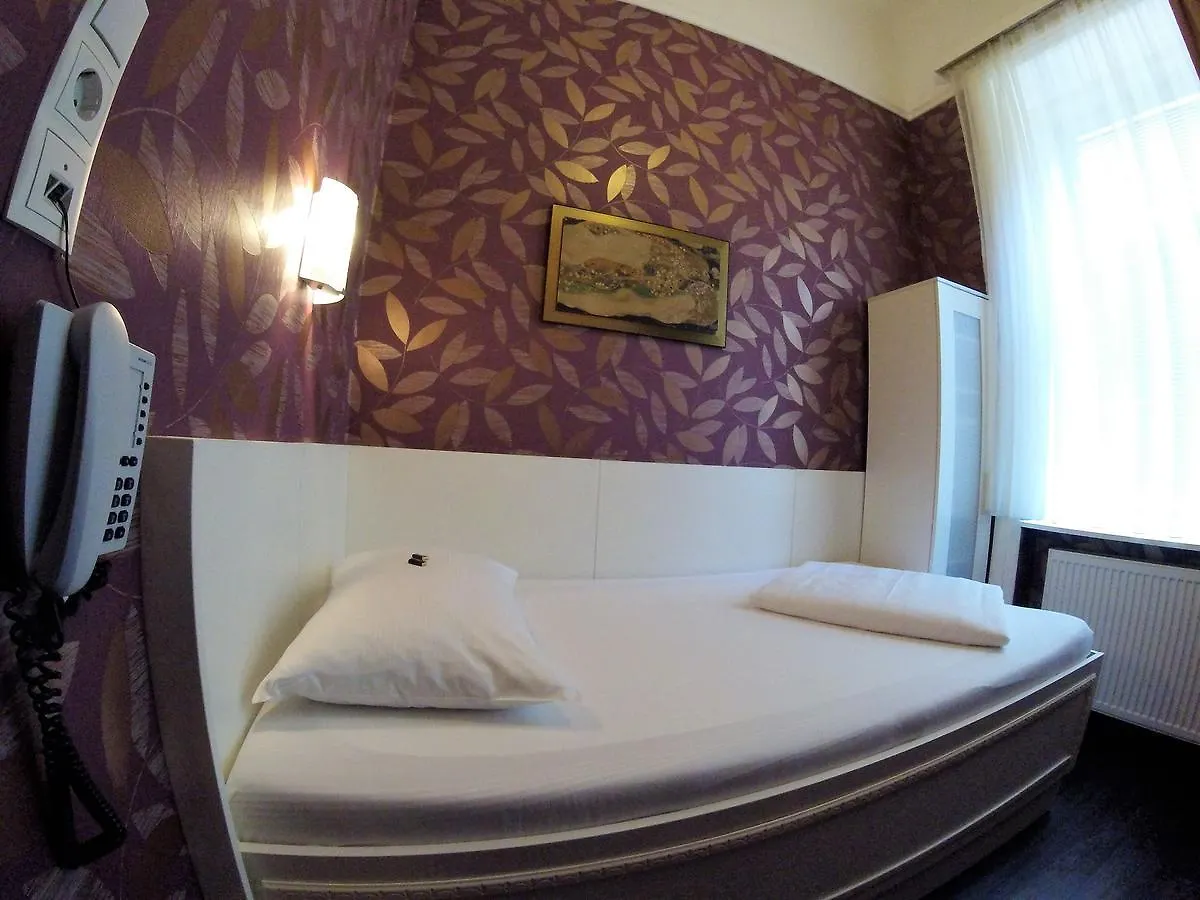 Hotel Goldene Spinne Viena 3*,  Áustria