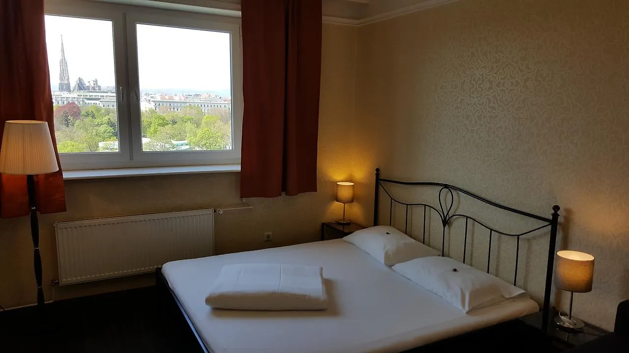 Hotel Goldene Spinne Viena 3*,