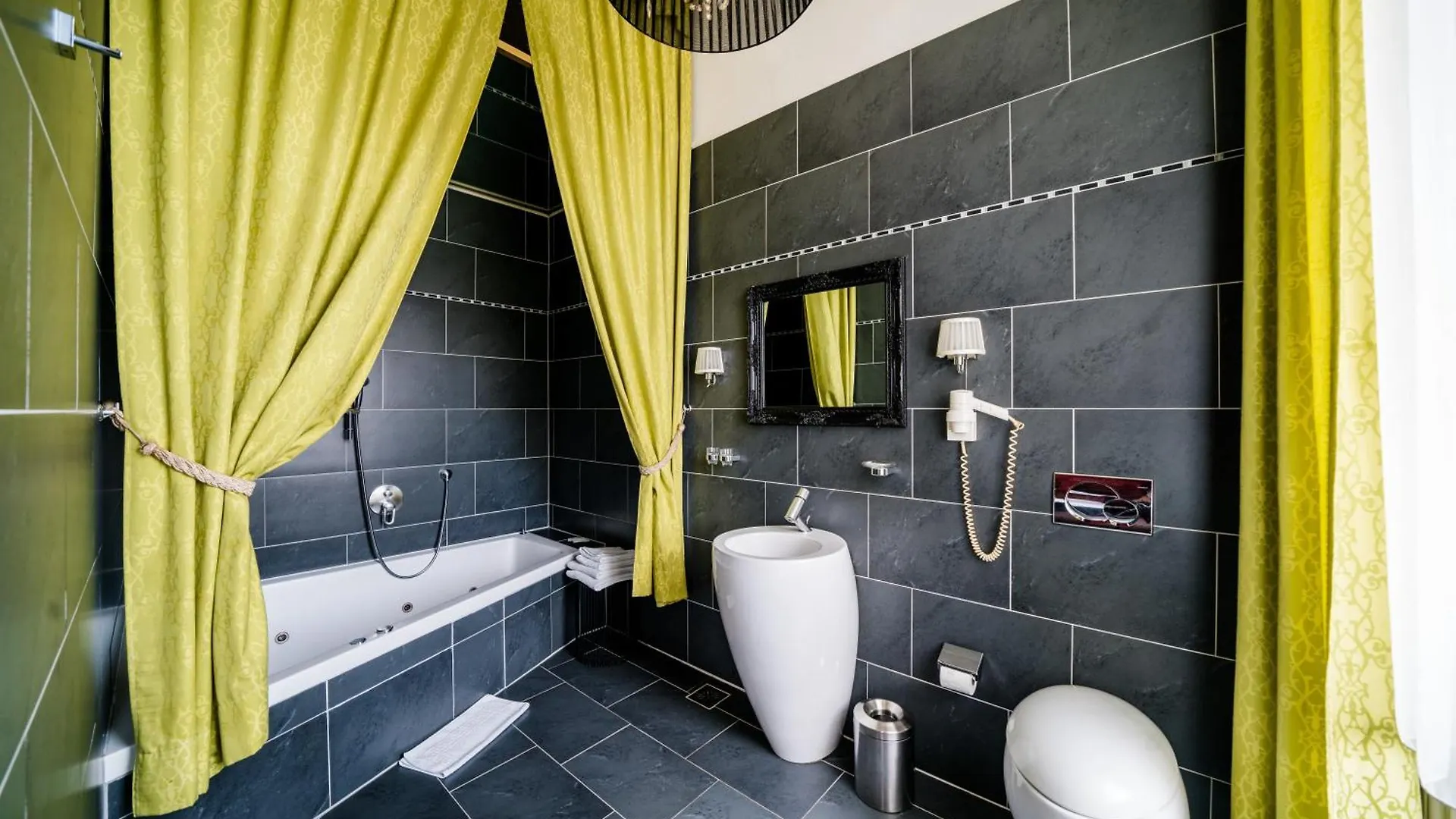 Hotel Goldene Spinne Vienna 3*,  Austria