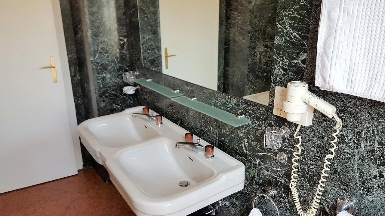 Hotel Goldene Spinne Vienna 3*,